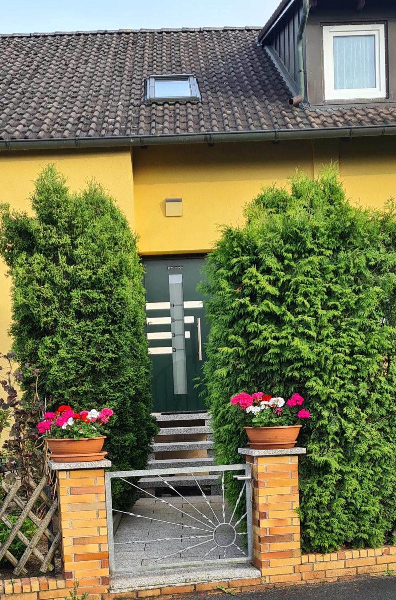 Gemuetliche 120 Qm Ferienwohnung Mit Balkon Adelsdorf Екстериор снимка