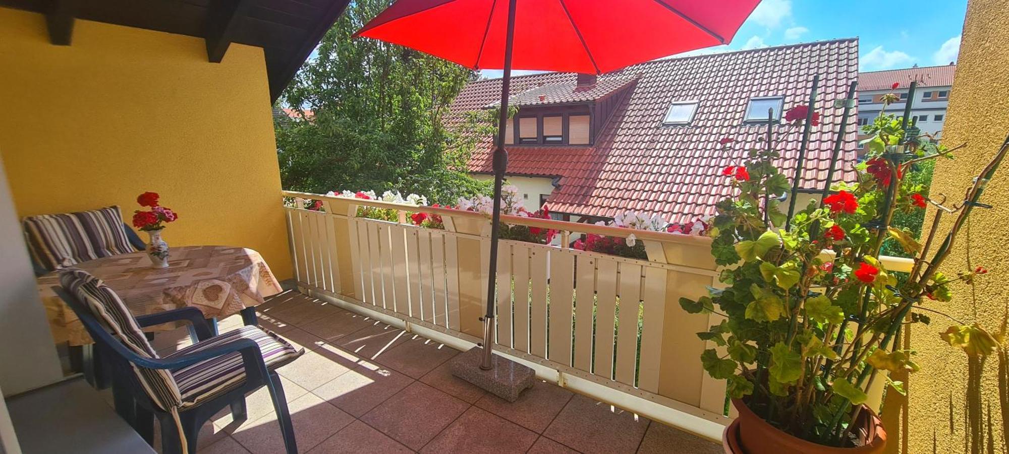 Gemuetliche 120 Qm Ferienwohnung Mit Balkon Adelsdorf Екстериор снимка